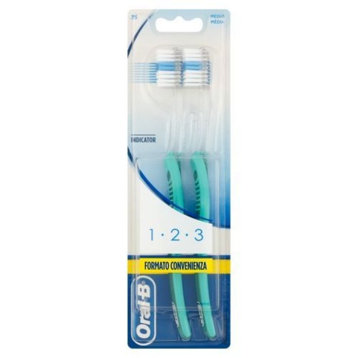 Oral-B® 1 2 3 Indicator 35/40 Medium Manual toothbrush 2 Pieces