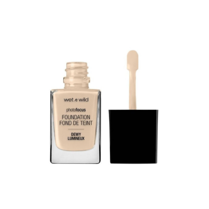 PhotoFocus ™ Dewy Nude Ivory 520E Wet N Wild® 1 Foundation
