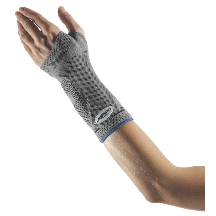 DJO ManuForce Elastic Wristband Right Hand Size M
