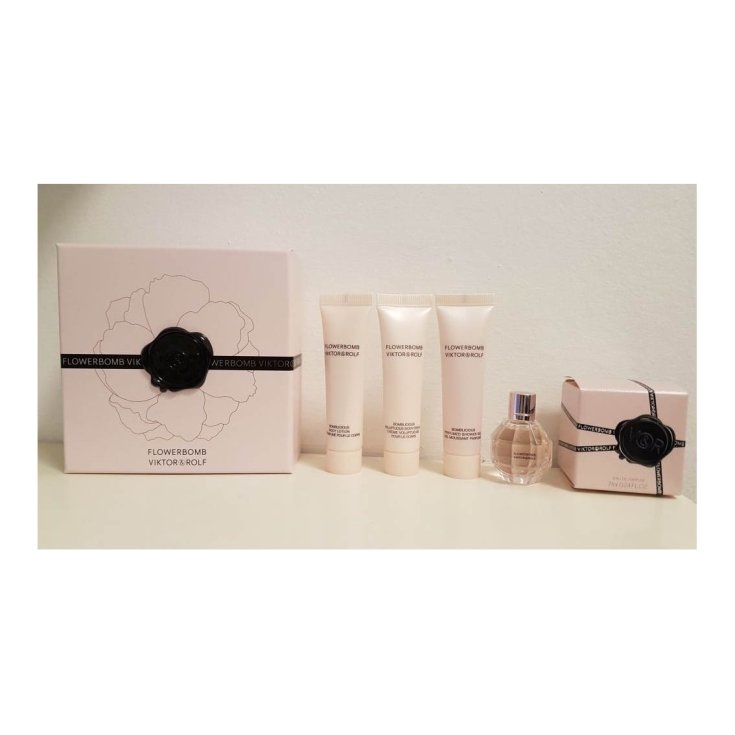 Viktor & Rolf Flowerbomb Eau De Toilette 7ml + Body Milk15ml + Body Cream15ml + Shower Gel15ml