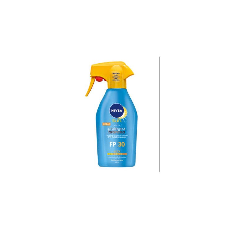 Nivea Protect & Bronze Sun Spray SPF30 300ml