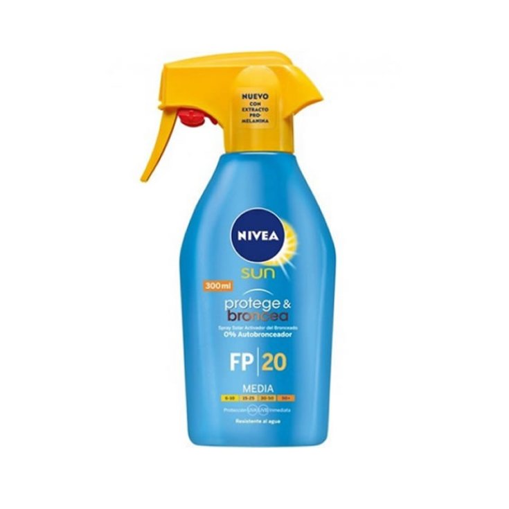 Nivea Protect & Bronze Sun Spray SPF20 300ml